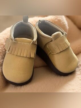Carters Moccasins Tan Shoes  Boy/Girl 6-9 mo NWOT